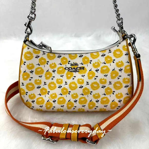 Coach Teri Shoulder/Crosssbody Bag W/ Floral Print CBI49 Chalk/Buttercup Multi - Picture 1 of 10
